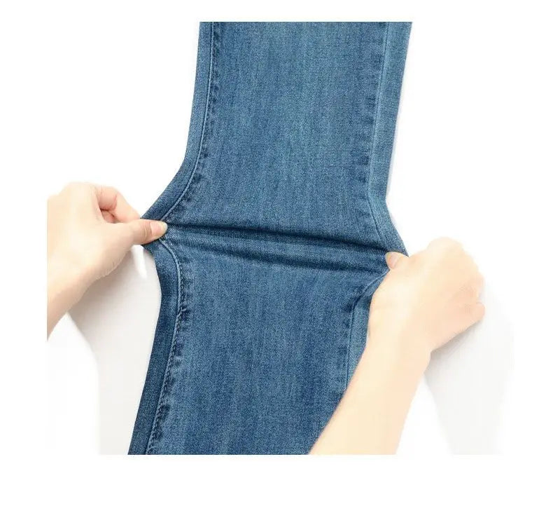 Versatile high-waisted flared jeans for women2024New slim-fit horsehair pants with a niche fashion sense in vintage blue