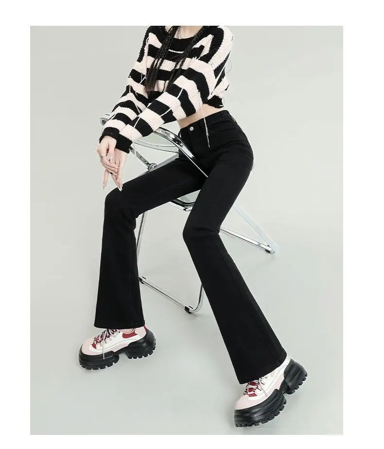 Versatile high-waisted flared jeans for women2024New slim-fit horsehair pants with a niche fashion sense in vintage blue