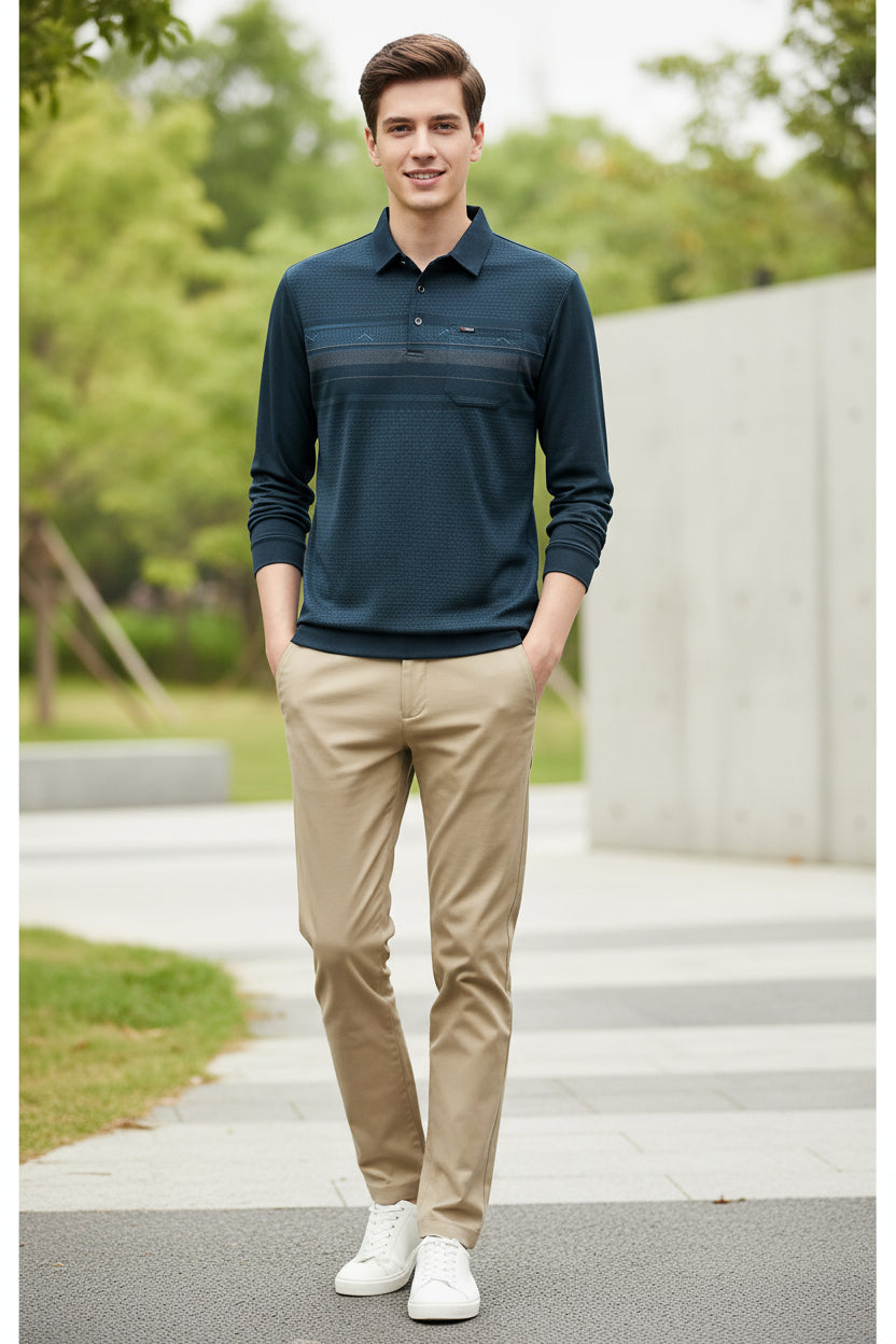 A man wearing a dark navy long-sleeve polo shirt with a subtle textured pattern and a horizontal chest stripe detail, paired with beige pants. The image has a gray background and a black label in the top-left corner with white Chinese characters.